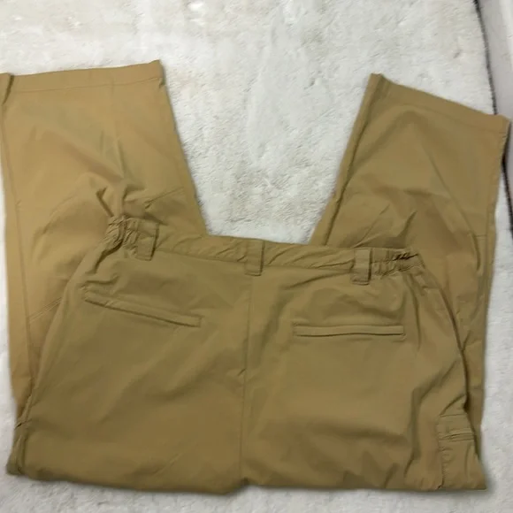 L.L.Bean tan capris, large - Picture 3 of 4